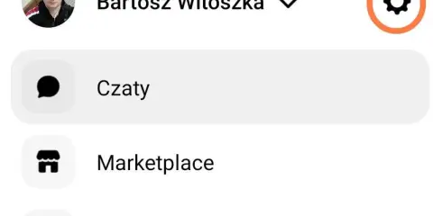 Ikona czatów na Messengerze, obok nazwy użytkownika Bartosz Witoszka.